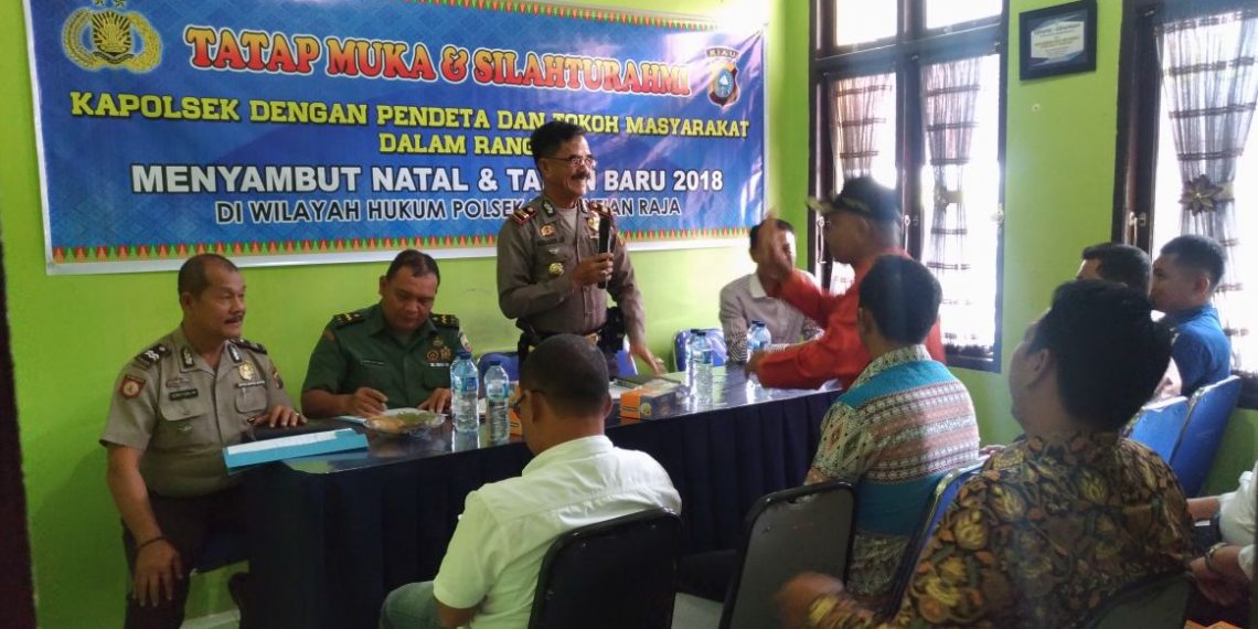 Kapolsek Perhentian Raja Gelar Pertemuan dengan Pendeta dan Tokoh Masyarakat Jelang Natal dan Tahun Baru