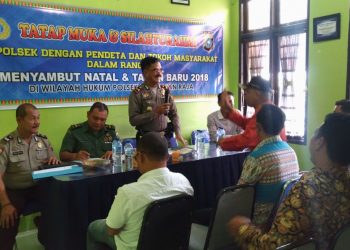 Kapolsek Perhentian Raja Gelar Pertemuan dengan Pendeta dan Tokoh Masyarakat Jelang Natal dan Tahun Baru