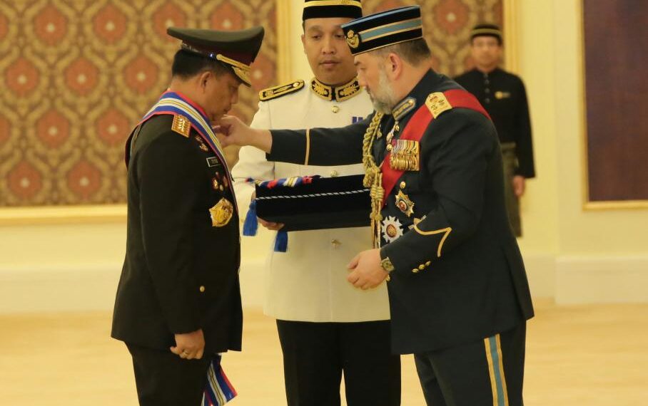 Jenderal Polisi Muhammad Tito Karnavian Mendapat Penghargaan Dari Raja Malaysia