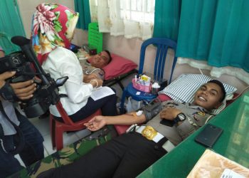 Sejumlah Personel Polres Kampar Ikuti Donor Darah dalam rangka Program Kerja IKKD DPRD Kampar