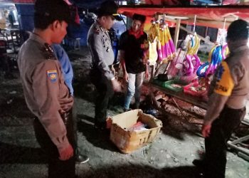 Polsek Bangkinang Barat Lakukan Razia Penjualan Mercon di Pasar Kuok