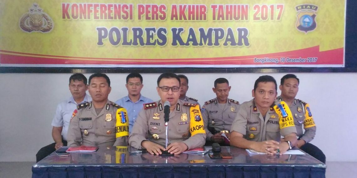 Konferensi Pers Akhir Tahun 2017, Kapolres Kampar Sampaikan Penurunan Angka Kriminalitas