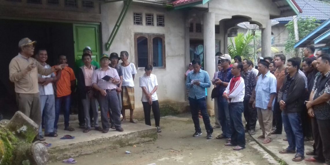 Hujan Deras Tidak Surutkan Niat Bupati Kampar Ini