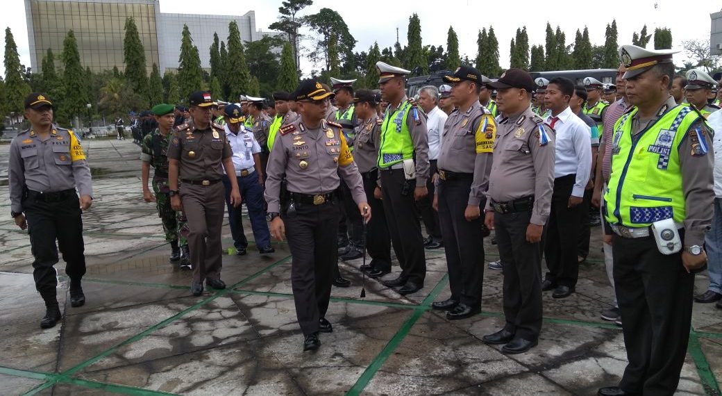 Kapolresta Pekanbaru Pimpin Apel Pengamanan Malam Tahun Baru 2018