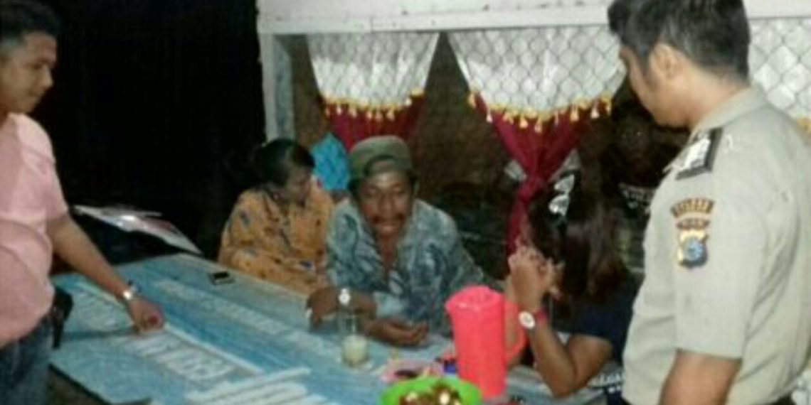 Polsek Tapung Hilir Razia Warung Tuak di KM 11 Kota Garo, Petugas Minta Pemilik Menutup Warungnya