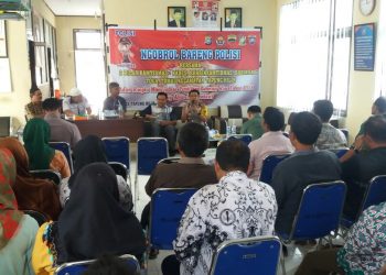 Kapolsek Tapung Hilir dan Camat adakan Acara Ngobrol Bareng Polisi di Desa Tebing Lestari
