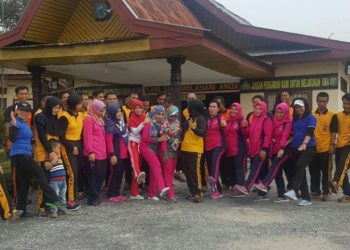 Bhayangkari Ranting Siak Hulu dan Personel Polsek adakan Olahraga Bersama