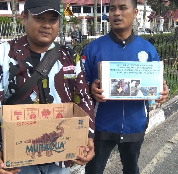 Bantu Rekan Yang Sedang Sakit,Sejumlah Mahasiswa Galang Dana