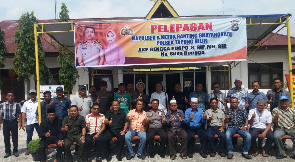 Linangan Air Mata Iringi Pelepasan AKP Rengga untuk Penugasan Ditempat yang baru