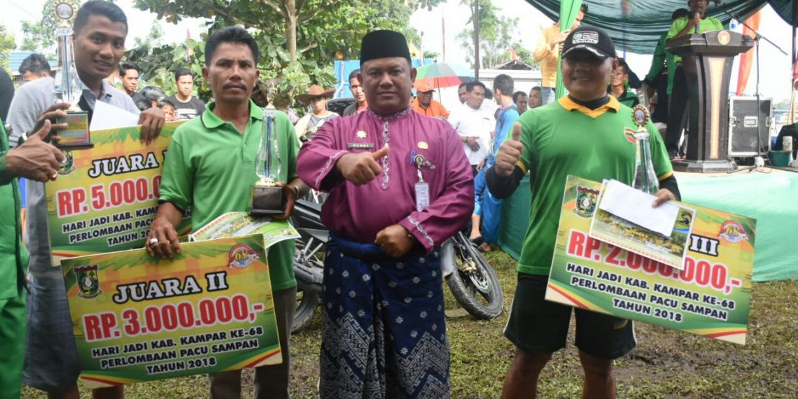 Lubuk Siam Juara Pacu Sampan Sempena HUT Kampar ke 68