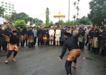 Penganugerahan Gelar Kehormatan Adat kepada yang terhormat Tuan H. Abdul Somad sebagai Datuk Seri Ulama Setia Negara.