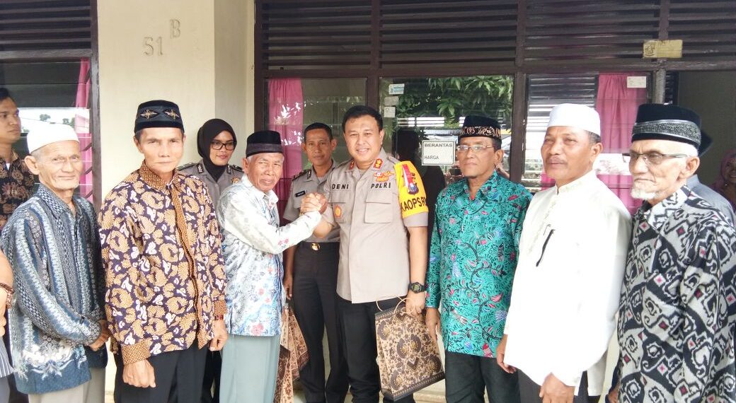 Kapolres Kampar Silaturahmi dengan Tokoh Adat di Sekretariat Lembaga Adat Kab. Kampar