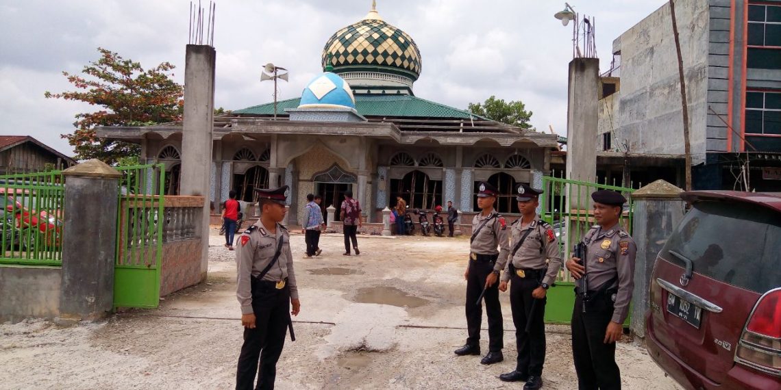 Demi Kenyamanan Masyarakat Dalam Melaksanakan Ibadah Sholat Jum’at, Polsek Tampan Melaksanakan Pam Masjid