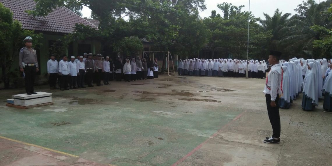 Satlantas Polres Kampar Sosialisasikan Tertib Berlalulintas di Pesantren Mu’alimin Bangkinang