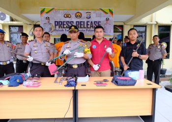 Polsek Tampan Bekuk Dua Pelaku Utama Pencurian Mobil di Showroom