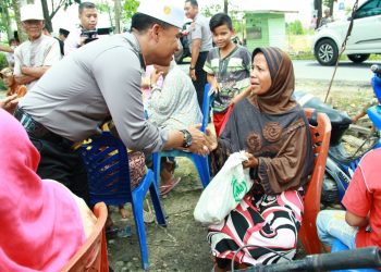 Rasa Haru Keluarga Maddali Disambangi Jum’at Barokah Polresta Pekanbaru 