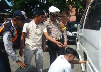 Satlantas Polres Kampar dan Dishub, Lakukan Uji Kelayakan Kendaraan dan Cek Kesehatan Pengemudi