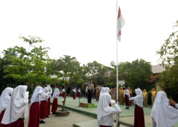 Bhabinkamtibmas Polsek Siak Hulu adakan Police Goes to School, Kenalkan Paradigma Baru Polri