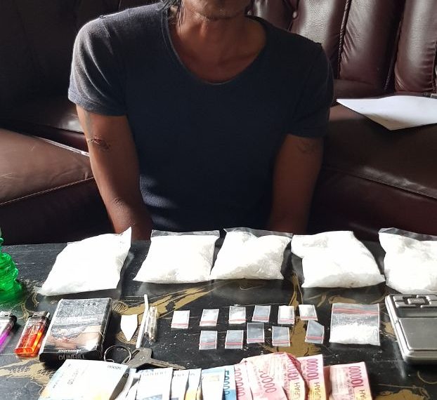 Seorang Bandar Narkoba dengan 1/2 Kg Lebih Shabu Ditangkap Polsek Tapung Hilir