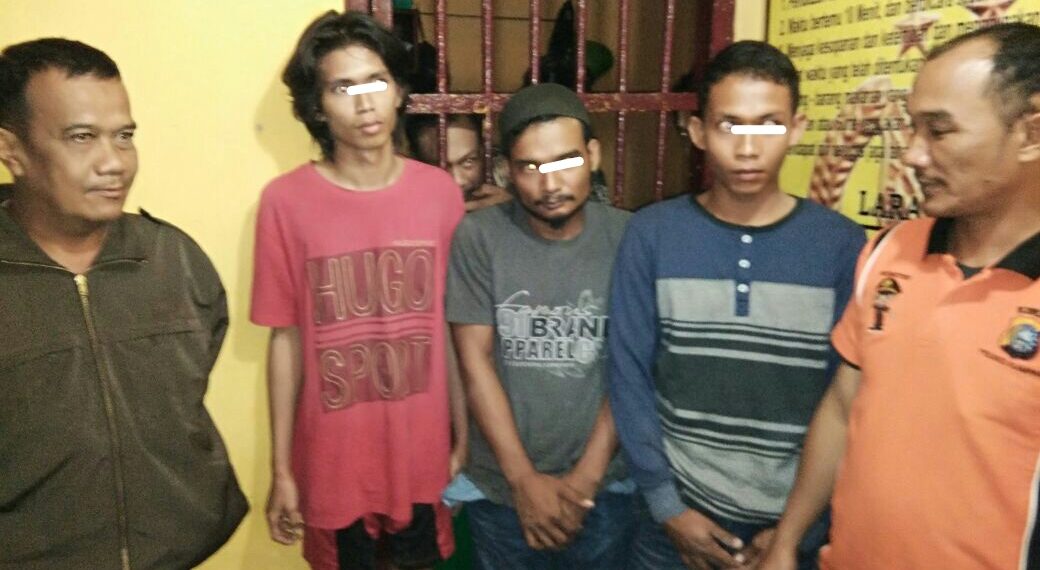 3 Pria Tengah Pesta Shabu di Base Camp PT. PSPI Distrik Lipat Kain, Digiring ke Polsek Kampar Kiri