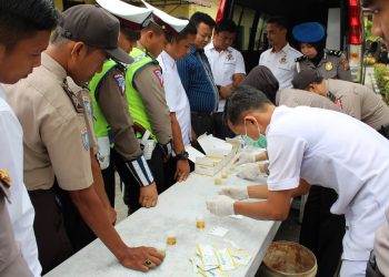 Antisipasi Penyalahgunaan Narkoba, Polres Kampar Lakukan Cek Urine Anggota Secara Mendadak