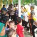 Nenek Roslaini Terharu Disambangi Jum’at Barokah Polresta Pekanbaru