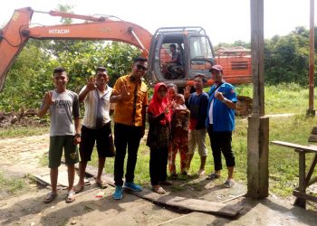 Cegah Banjir, Karang Taruna Turunkan Alat Berat