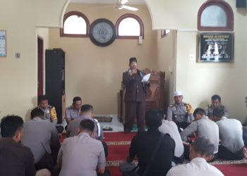 Personil Polresta Pekanbaru Laksanakan Giat Binrohtal Ceramah Agama 