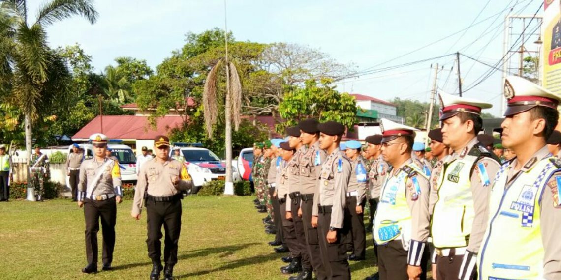 Kapolres Kampar Bacakan Amanat Kakorlantas Polri Saat Pimpin Apel Gelar Pasukan Ops Patuh Muara Takus 2018