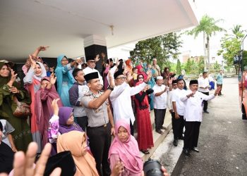 30 Orang Panutan di Kampar Berangkat Umroh Oleh Pemkab Kampar