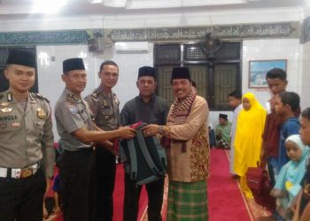 Personel Polres Kampar bersama Jamaah Masjid Al-Ikhlas Peringati Nuzul Qur’an 1439-H