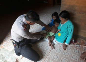 Polres Kampar dan Polsek XIII Koto Kampar Siapkan Tiket Keluarga Bahtiar Ke Jakarta