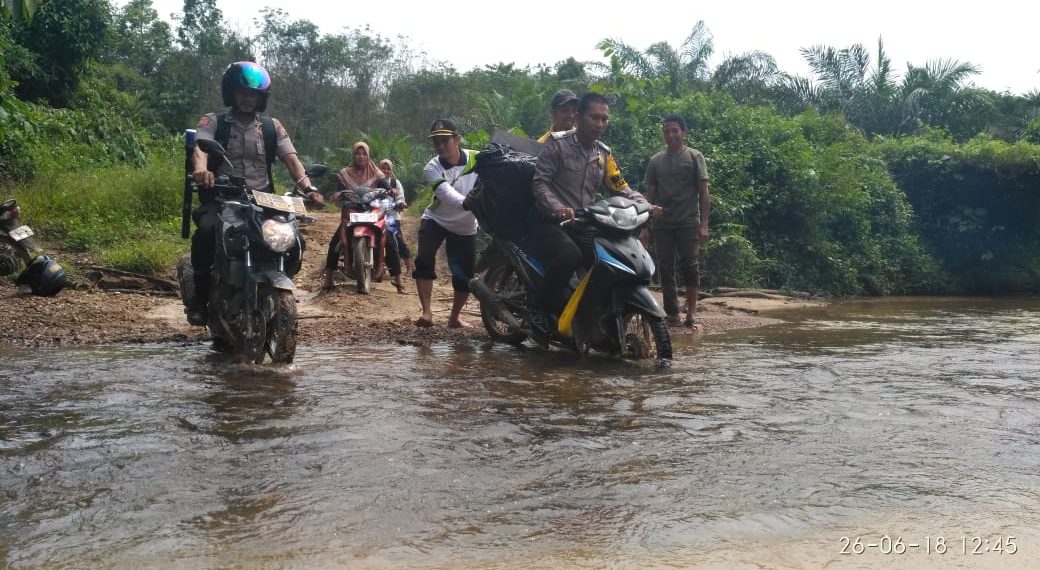 Salahsatu Kisah Perjuangan Petugas Pam TPS Kategori Sulit di Kabupaten Kampar
