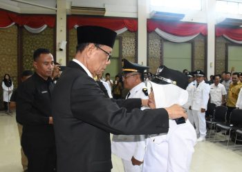 Bupati Kampar Lantik 24 Orang Kades Gelombang II Pemilihan Serentak Tahun 2017