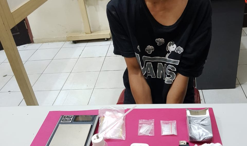 Seorang Pengedar Shabu diringkus Satresnarkoba Polres Kampar di Desa Padang Luas Tambang