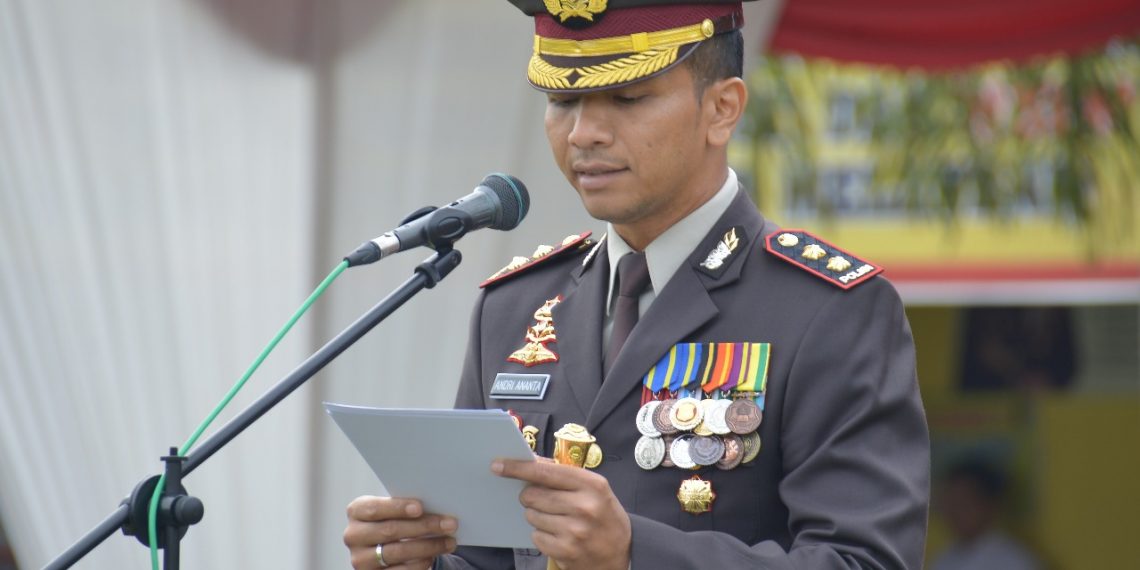 Kapolres Bacakan Amanat Presiden RI pada Upacara Hari Bhayangkara ke-72 di Polres Kampar