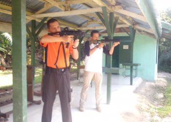 Latihan Menembak ini di Pimpim Langsung oleh Kapolres Kampar Akbp Andri Ananta Yudhistira, S.I.K,.M.H