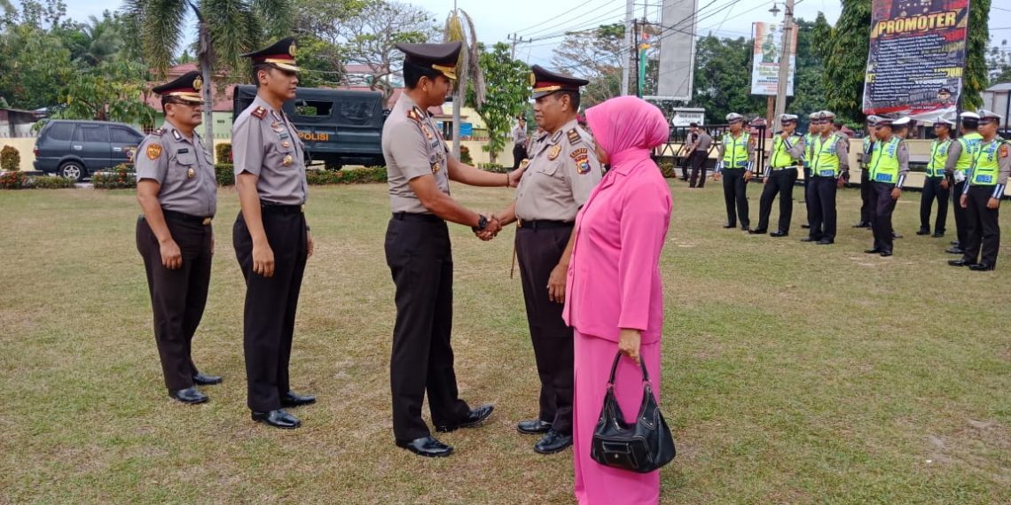 Personil Polres Kampar Mendapat Kenaikkan Pangkat Pengabdian