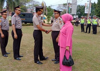 Personil Polres Kampar Mendapat Kenaikkan Pangkat Pengabdian