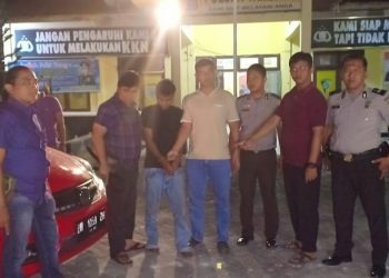 Aksi Heroik Polisi, Berhasil Hadang Pelaku Curi Mobil