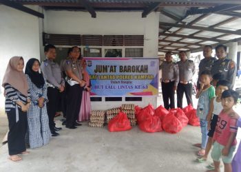Peringati HUT Polantas ke-63, Kasat Lantas Polres Kampar Gelar Jumat Barokah di Desa Terantang