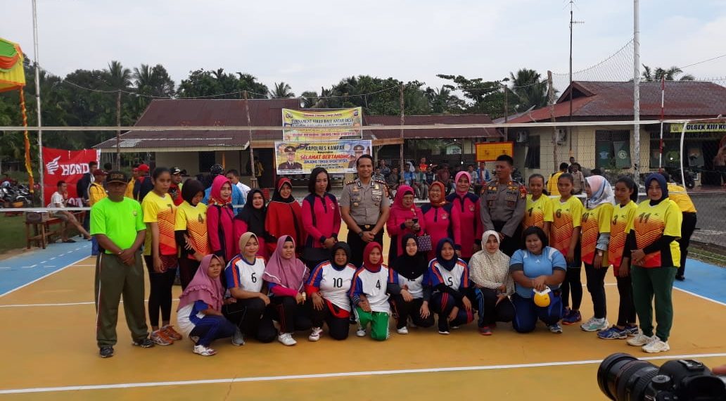 Kapolres Kampar Buka Turnamen Voli Piala Bergilir