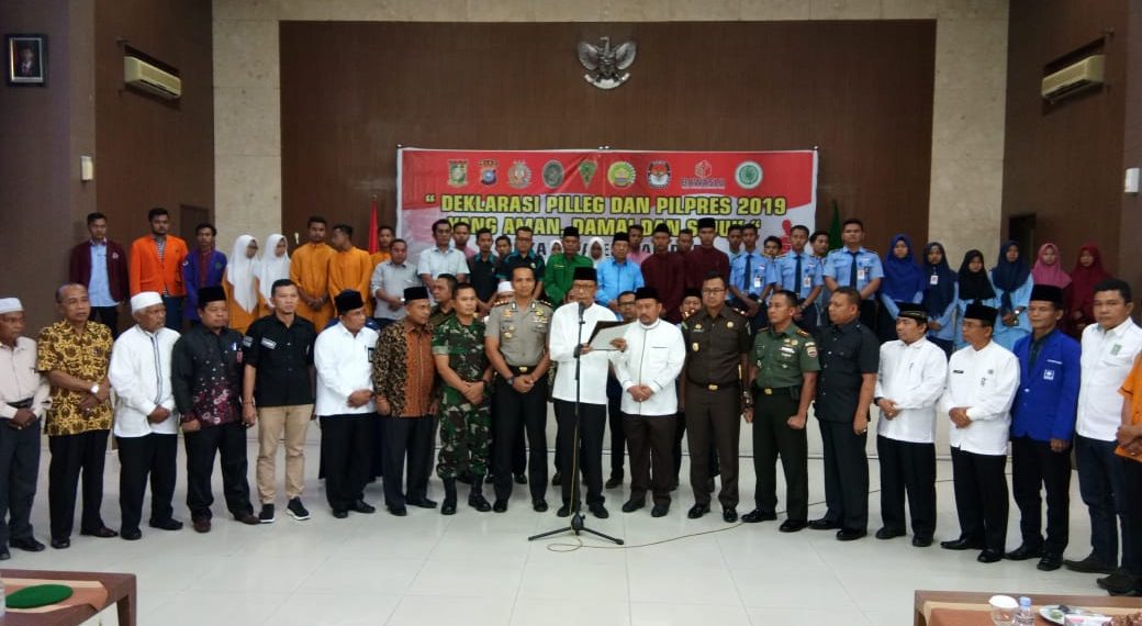 Bupati Pimpin Deklarasi Pilleg dan Pilpres 2019 yang Aman, Damai dan Sejuk di Kab. Kampar