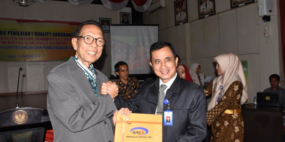 SPIP level 3 yang telah di QA oleh BPKP Riau diserahkan ke Pemkab Kampar