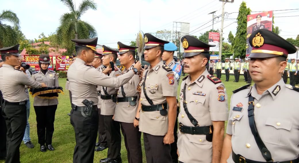 Kapolres Kampar Pimpin Upacara Sertijab Kasat Lantas dan 4 Kapolsek Jajaran