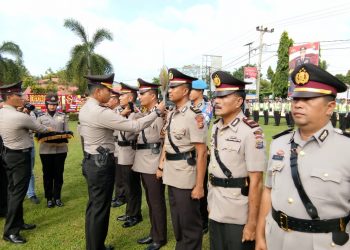Kapolres Kampar Pimpin Upacara Sertijab Kasat Lantas dan 4 Kapolsek Jajaran