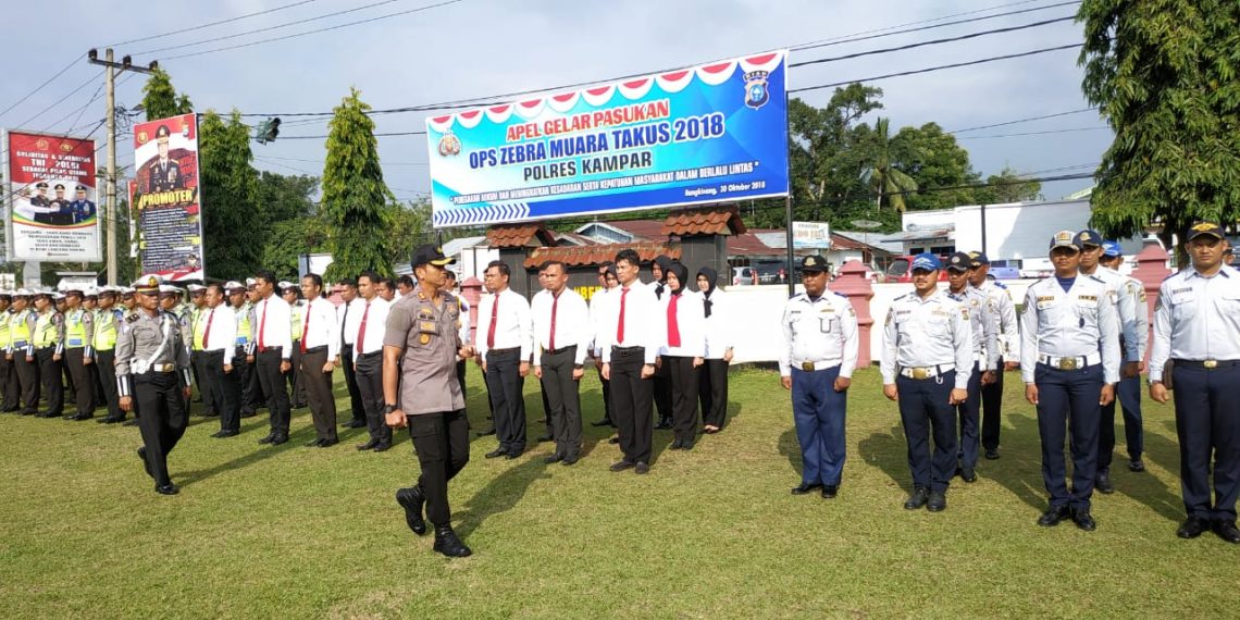 Kapolres Pimpin Apel Gelar Pasukan Operasi Zebra Muara Takus 2018 di Polres Kampar
