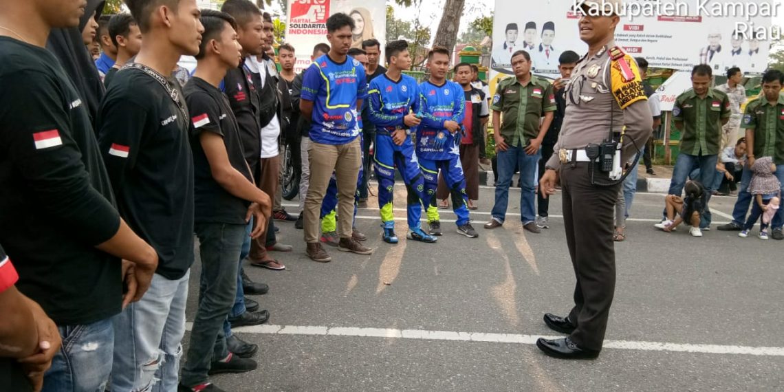Satlantas Kampar Gelar Safety Ridding, Free Style Exsebisi dan Kumpul Komunitas Motor & Mobil
