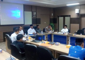 Sekda Kampar Pimpin Rapat Pertemuan dengan Masyarakat Desa Koto Aman
