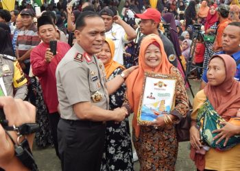 Polda Riau Gelar Bakti Kesehatan dan Pembagian Sembako untuk 3000 Warga di Kec. Tambang